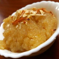 A picture of Suji halwa.