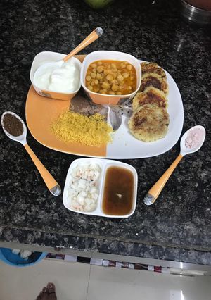 A picture of Aloo Tikki.