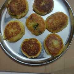 आलू की टिक्की(aloo ki tikki recipe in hindi) রেসিপির প্রধান ছবি