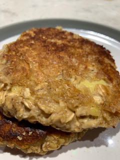 A picture of Oat and banana breakfast pancakes.