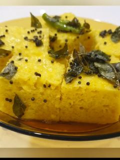 ढोकला (dhokla recipe in Hindi) रेसिपी मुख्य फोटो