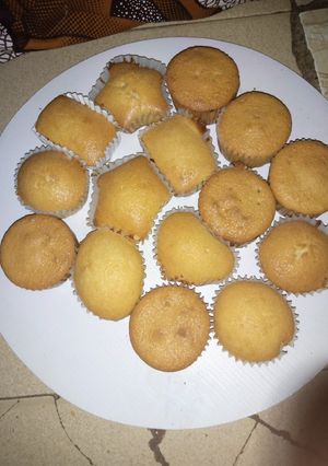 A picture of Vanilla cupcakes.