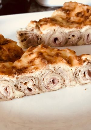 Sonkás-sajtos palacsintatorta recept fotója