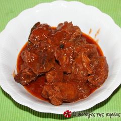 A picture of Beef in tomato sauce from Smyrna.
