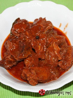 A picture of Beef in tomato sauce from Smyrna.