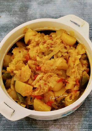 आलू पत्ता गोभी की सब्जी(aloo patta gobhi ki sabzi recipe in hindi) रेसिपी मुख्य फोटो