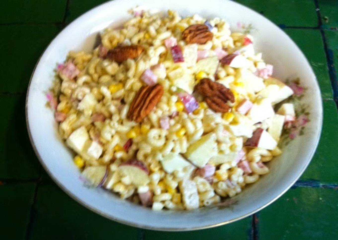 Ensalada de coditos navideña