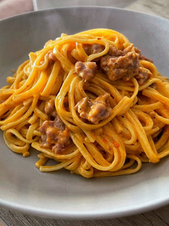 Una foto de Pasta con butifarra catalana