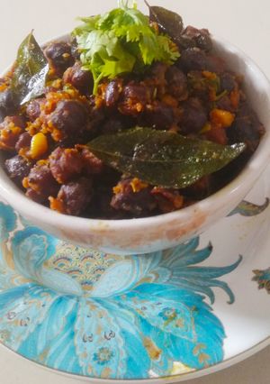 દેશી ચણા મસાલા (Desi Chana Masala Recipe In Gujarati) રેસીપી મુખ્ય ફોટો