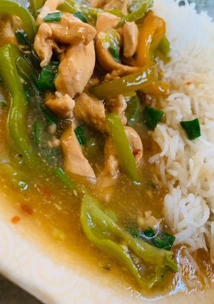 A picture of Chicken Chili with Gravy.