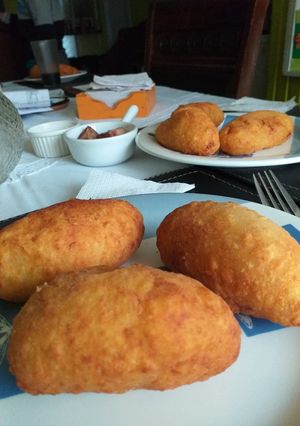 Una foto de Papas rellenas con carne y verduras