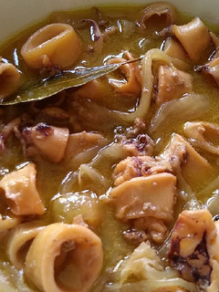 Una foto de Calamaritos en salsa