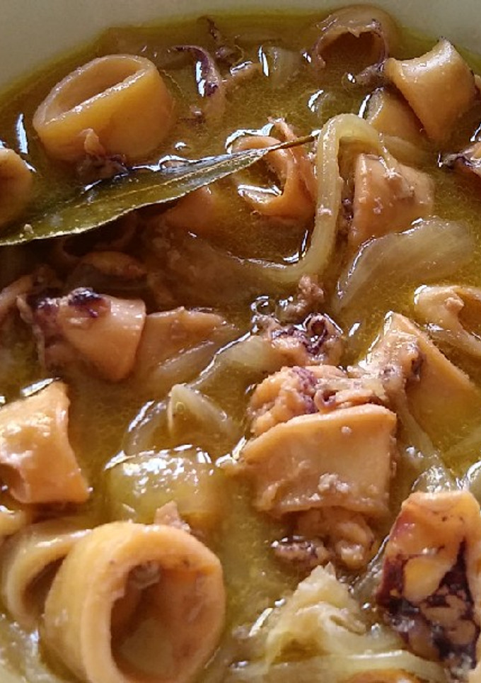 Una foto de Calamaritos en salsa