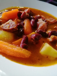 Csülkös bableves recept fotója