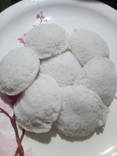 மிருதுவான இட்லிக்கு மாவு அரைக்கும் முறை (Idli maavu recipe in tamil) செய்முறை முக்கிய புகைப்படம்