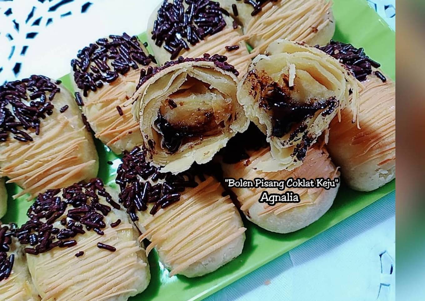 "Bolen Pisang Coklat Keju"