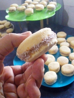 Una foto de Alfajores de Maicena FÁCIL