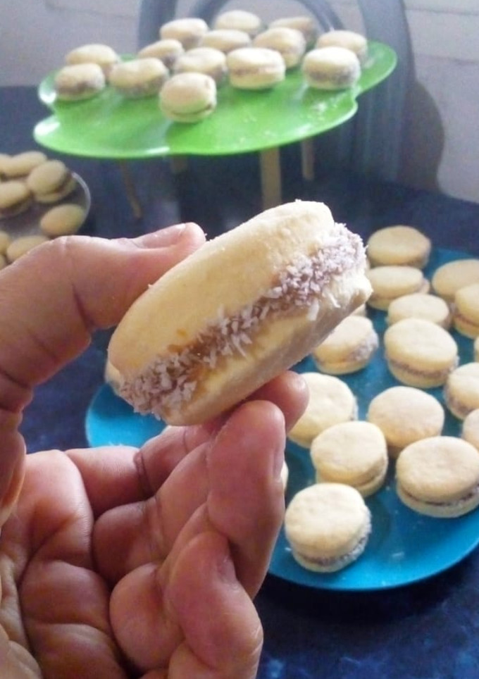 Una foto de Alfajores de Maicena FÁCIL