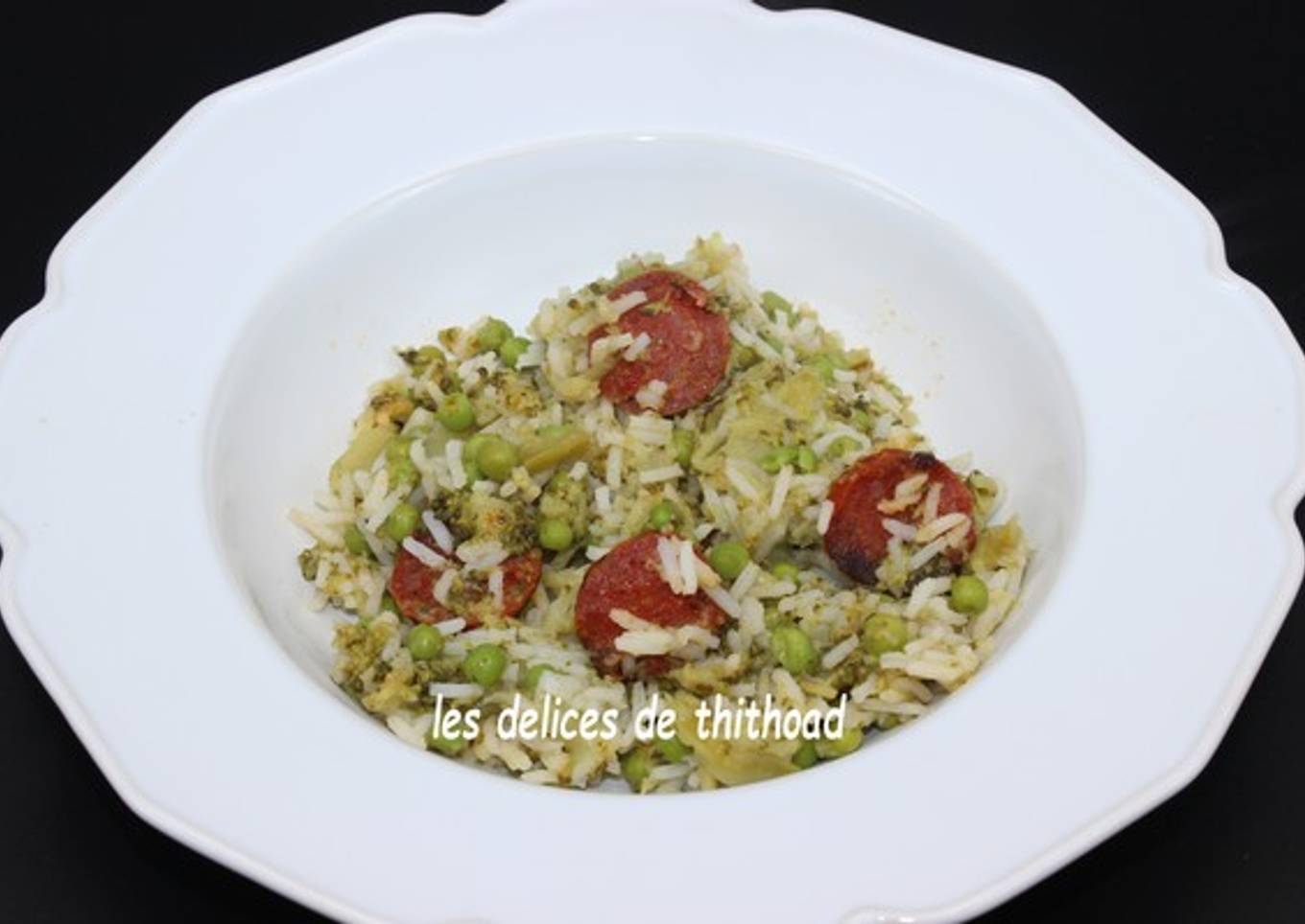 Salade de brocoli, petits pois, chorizo et riz