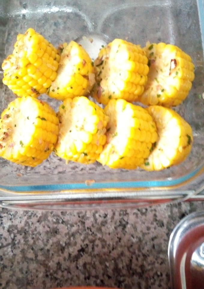 A picture of Buttered boiled maize.