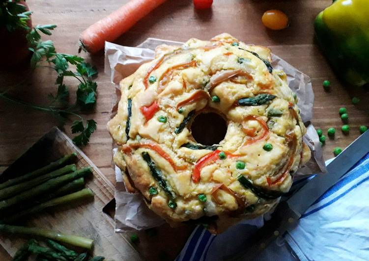 Ciambellone salato con ratatouille di primavera