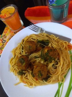A picture of Spaghetti with meatless meatballs.