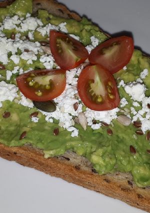 O poză a rețetei Toast cu avocado.