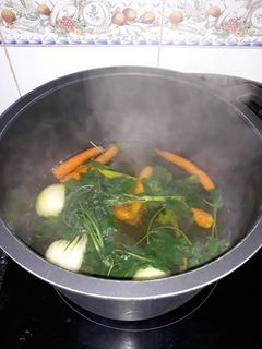 Una foto de Caldo vegetal