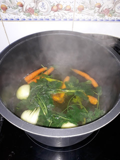 Una foto de Caldo vegetal