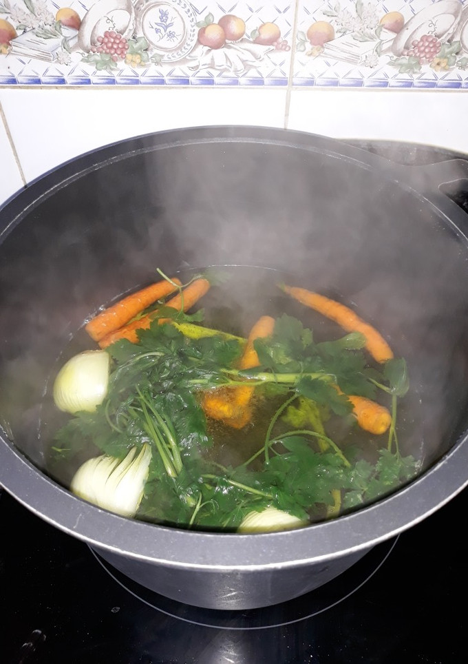 Una foto de Caldo vegetal