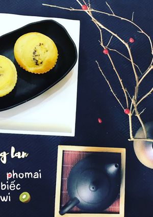 Hình của món Bánh bông lan sữa chua phomai hoa đậu biếc topping kiwi.
