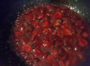 Una foto de Pay de Fresas. Parte II: RELLENO