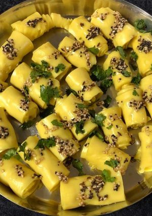 A picture of Gujarati khandvi.