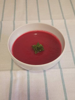 Una foto de Crema de remolacha con jengibre