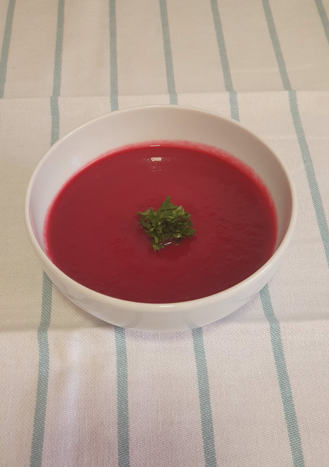 Una foto de Crema de remolacha con jengibre
