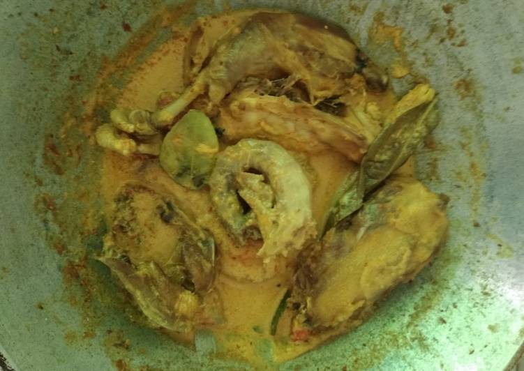 Langkah Mudah untuk Membuat Ayam Pedas Kuah Santan Anti Gagal