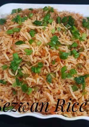 સેઝવાન રાઈસ (Schezwan Rice Recipe In Gujarati) રેસીપી મુખ્ય ફોટો