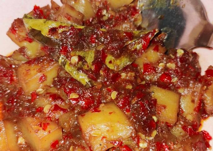 Kentang balado