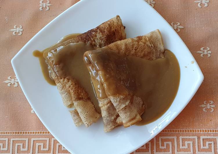 Crepas de jengibre con salsa de limón