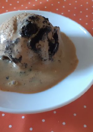 Una foto de Helado dulce de leche con oreo (sin heladera)