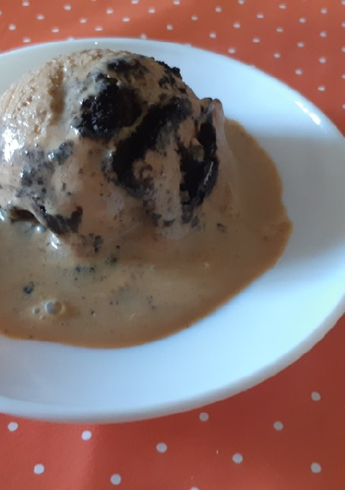 Una foto de Helado dulce de leche con oreo (sin heladera)