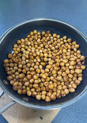 A picture of Crispy chickpeas.