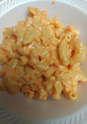 A picture of Mac and Pimento Cheese.