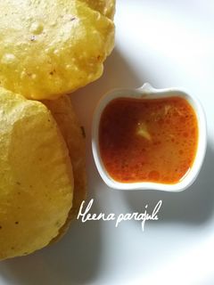 कसूरी मेथी पूरी और आलू की सब्ज़ी(Kasoori methi puri aur aloo ki sabji recipe in Hindi) रेसिपी मुख्य फोटो