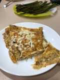 Tortilla a las finas hierbas con queso