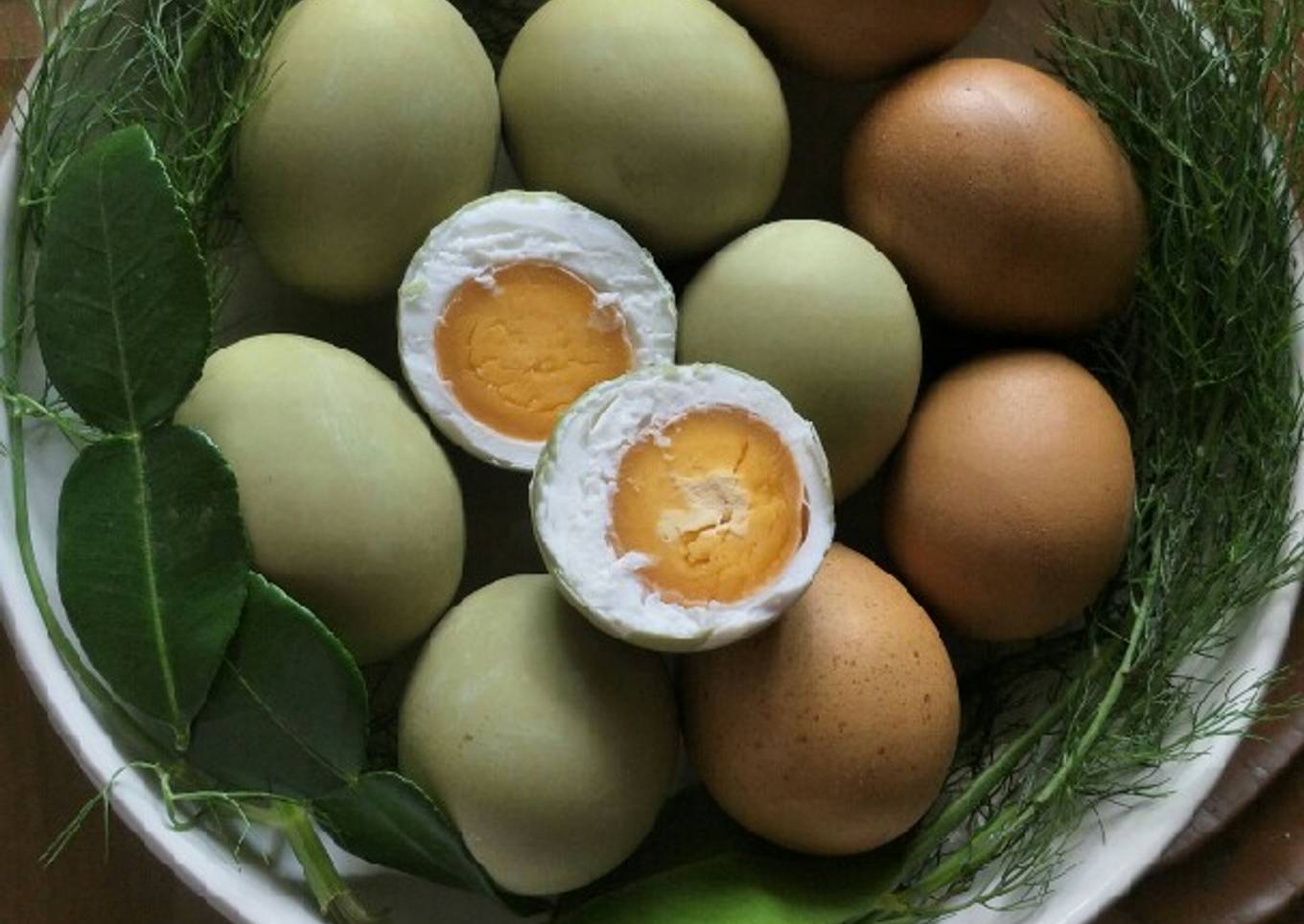 Telur asin rempah bebek dan Ayam