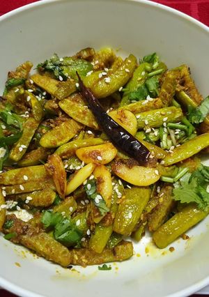 A picture of Lasooni Tendli.