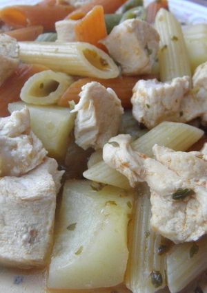 Una foto de Guiso de pechuga de pollo liviano (al vapor)