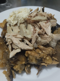 Una foto de Berenjenas con pollo bbq🍗🍯🍆