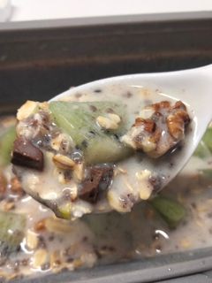 Una foto de Almuerzo saludable 🥝🍫🥣